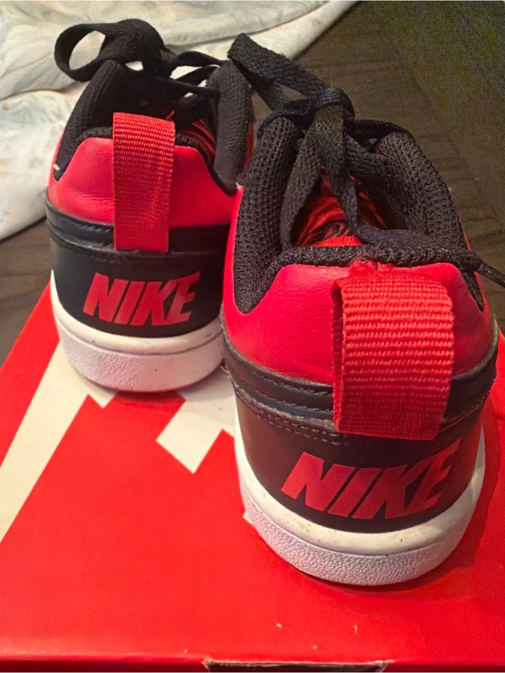 Nike Kids Red and Black Low-Top Sneakers